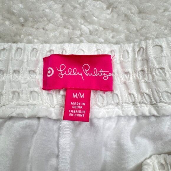 Lilly Pulitzer White Eyelet Short Pull On - Picture 4 of 9